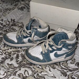 Nike Kids High-Top Sneakers - Blue and White